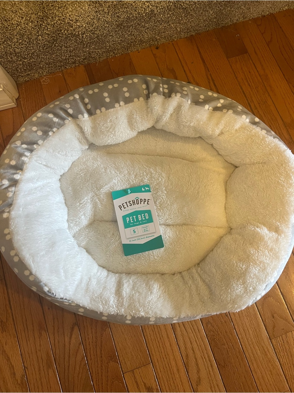 Pet bed for small dog or cat